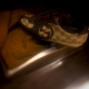 Women’s Gucci Sneaker